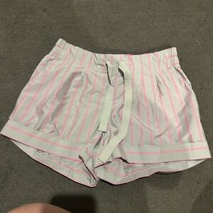 Lululemon spring break away shorts